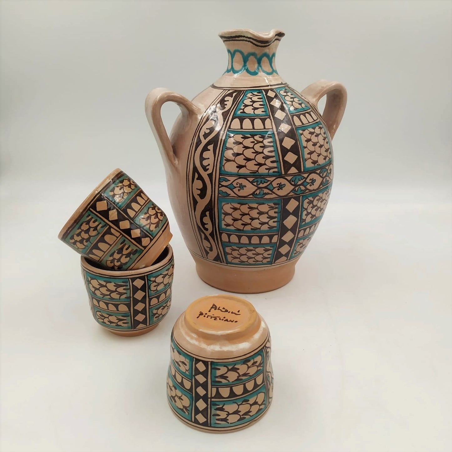 Medium two-handled jug
