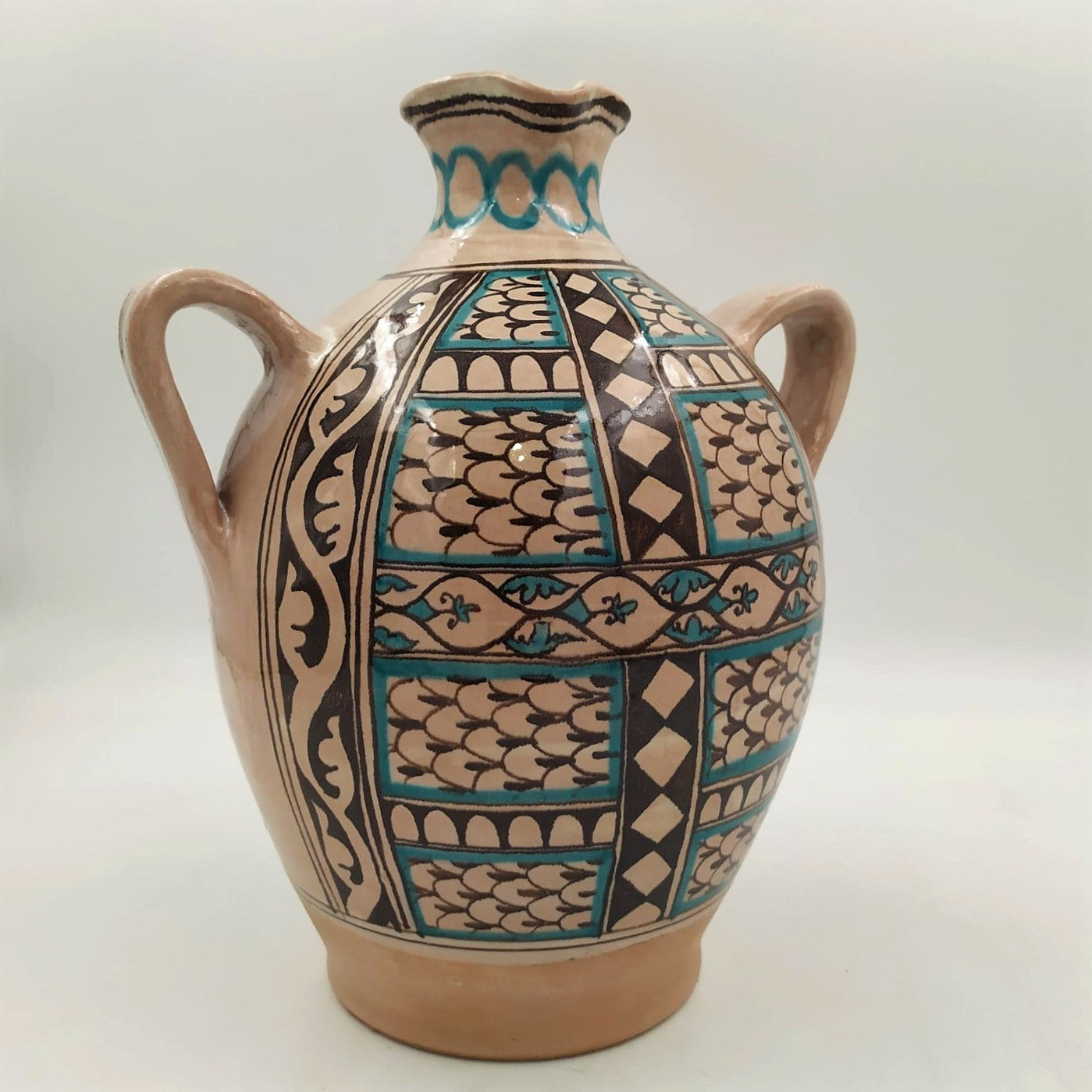 Medium two-handled jug
