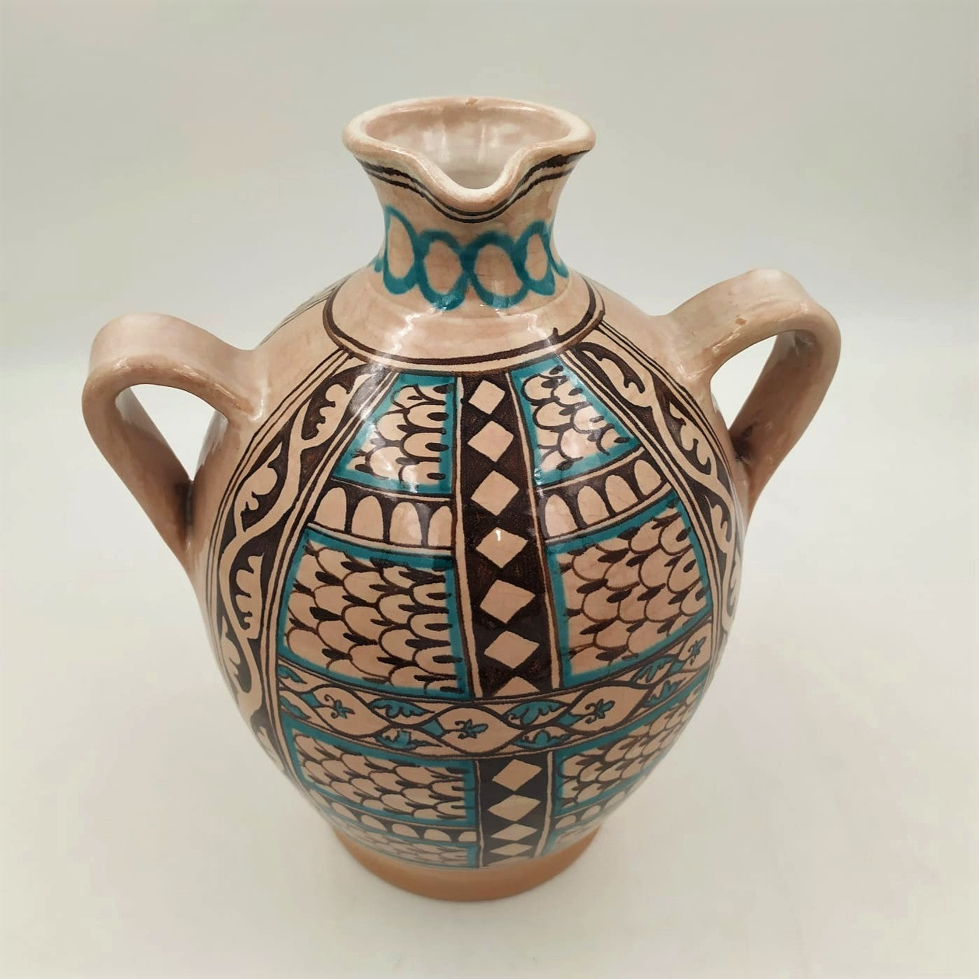 Medium two-handled jug