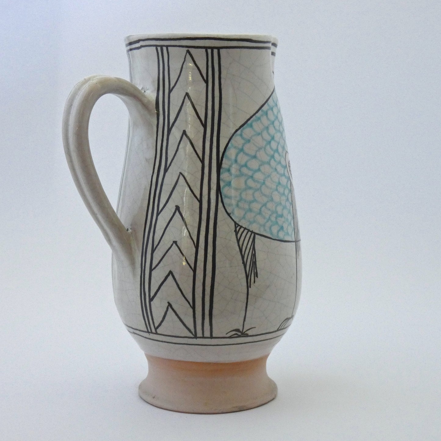 Three-lobed pitcher