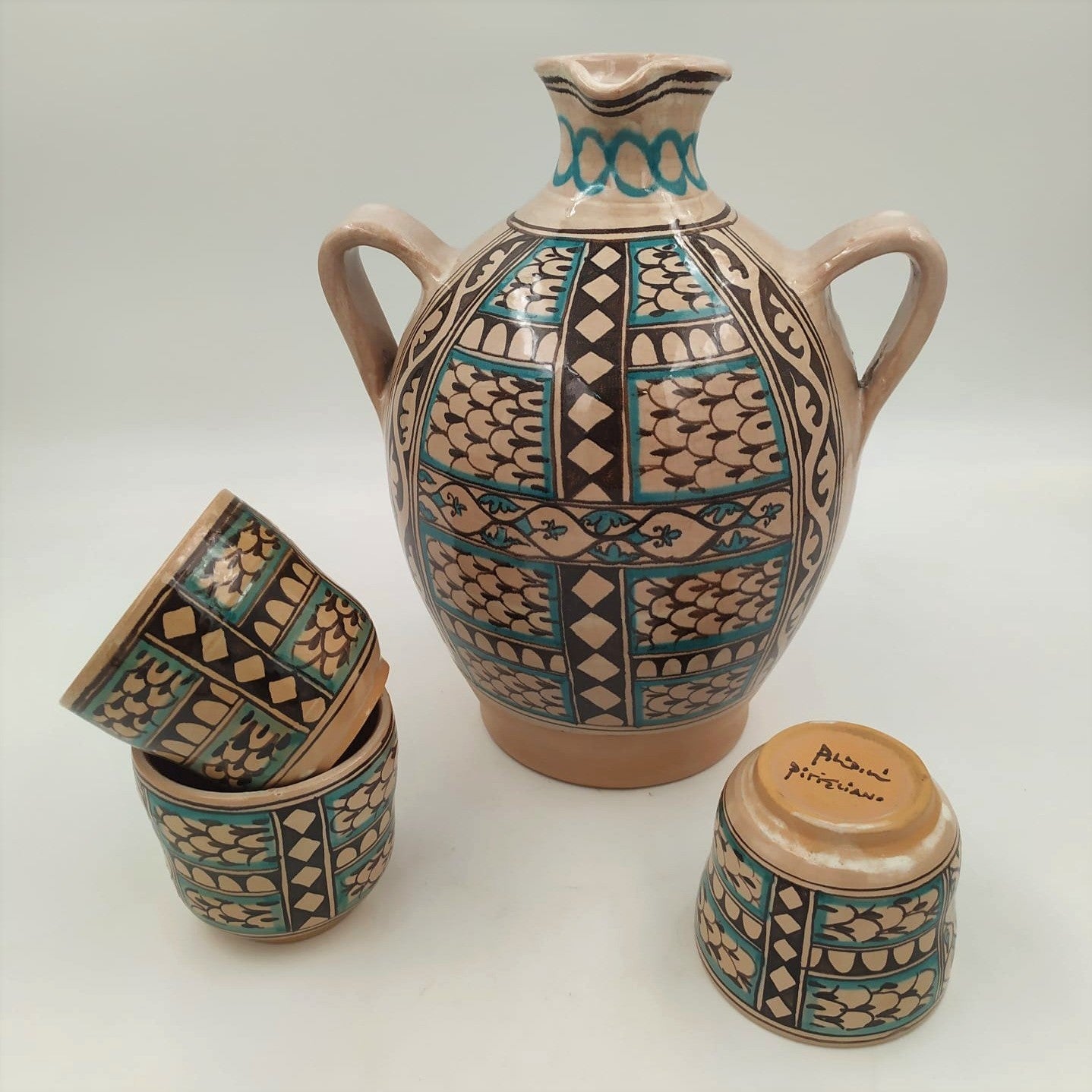 Medium two-handled jug