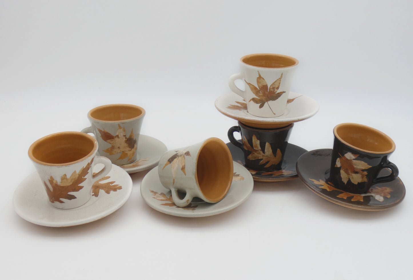 Tazzina svasata + piattino Terracotta Invetriata Colori Naturali Terre e Foglie