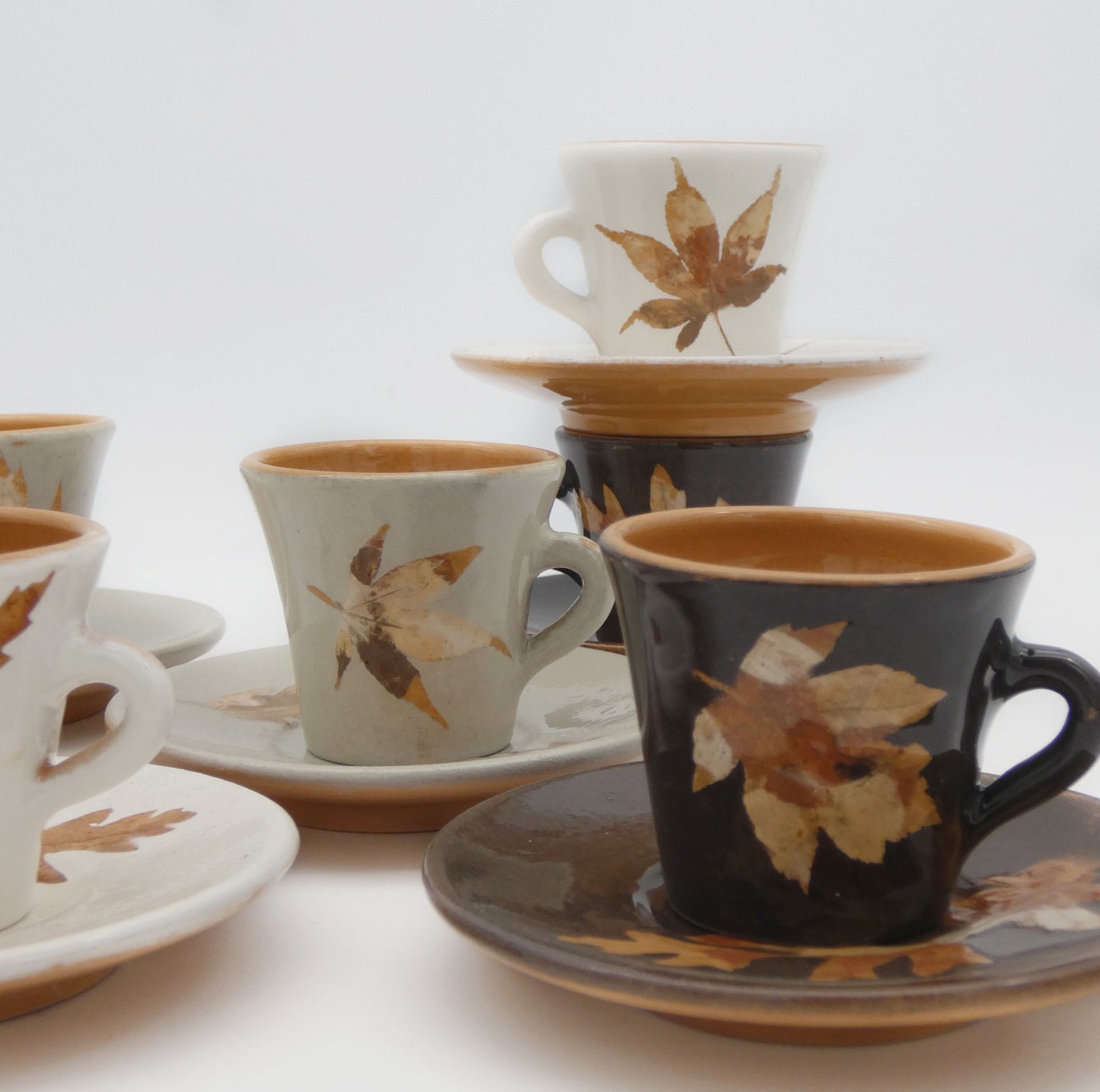 Tazzina svasata + piattino Terracotta Invetriata Colori Naturali Terre e Foglie