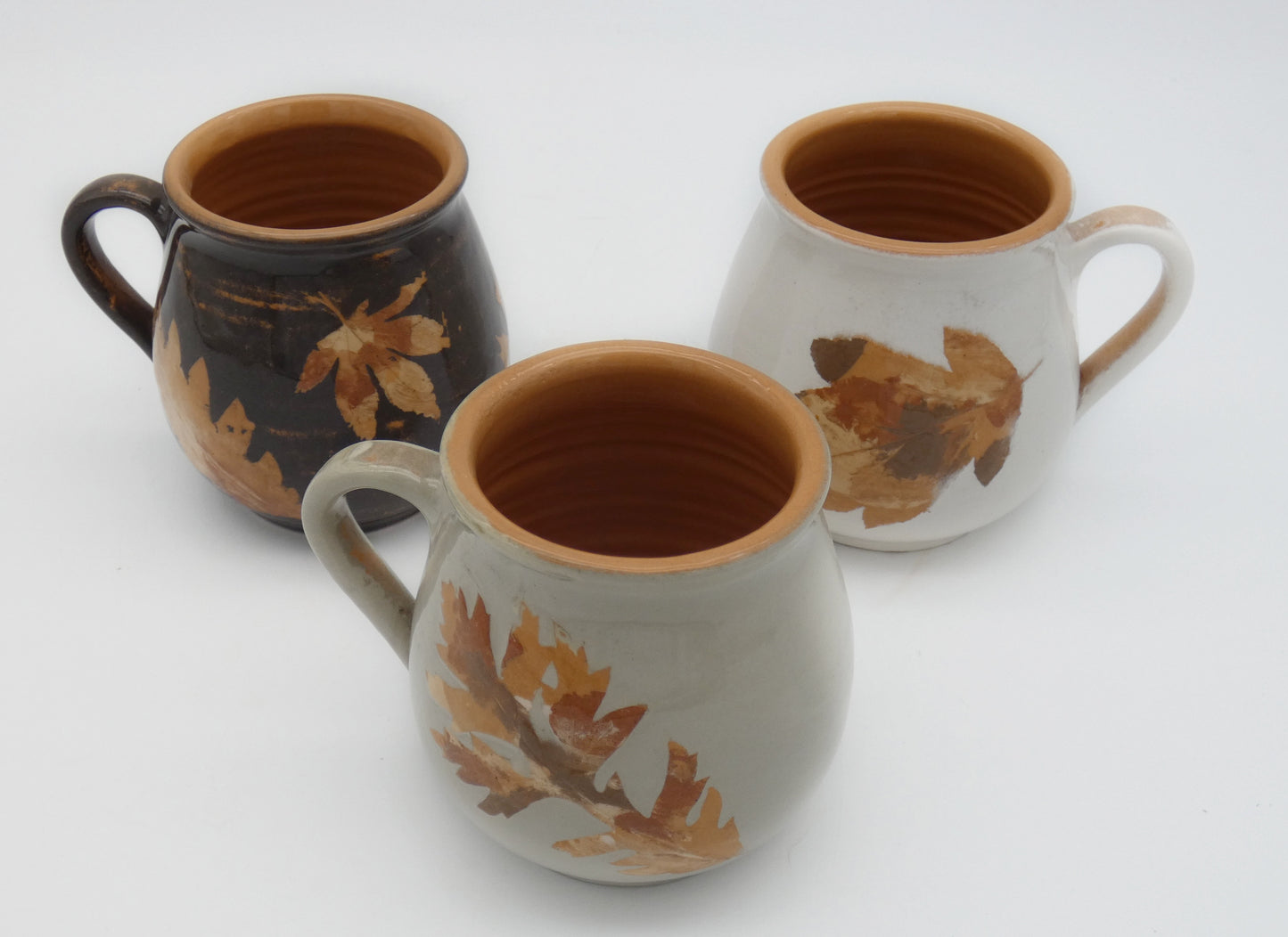 Tazza Bombata Terracotta Invetriata Colori Naturali Terre e Foglie