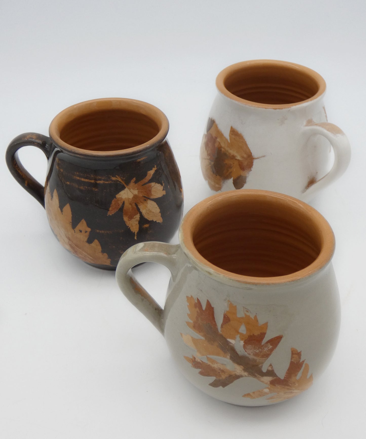 Tazza Bombata Terracotta Invetriata Colori Naturali Terre e Foglie
