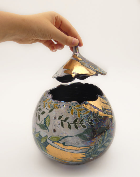 Lidded box – Lustre, Gold & Platinum | Riflessi e Risonanze